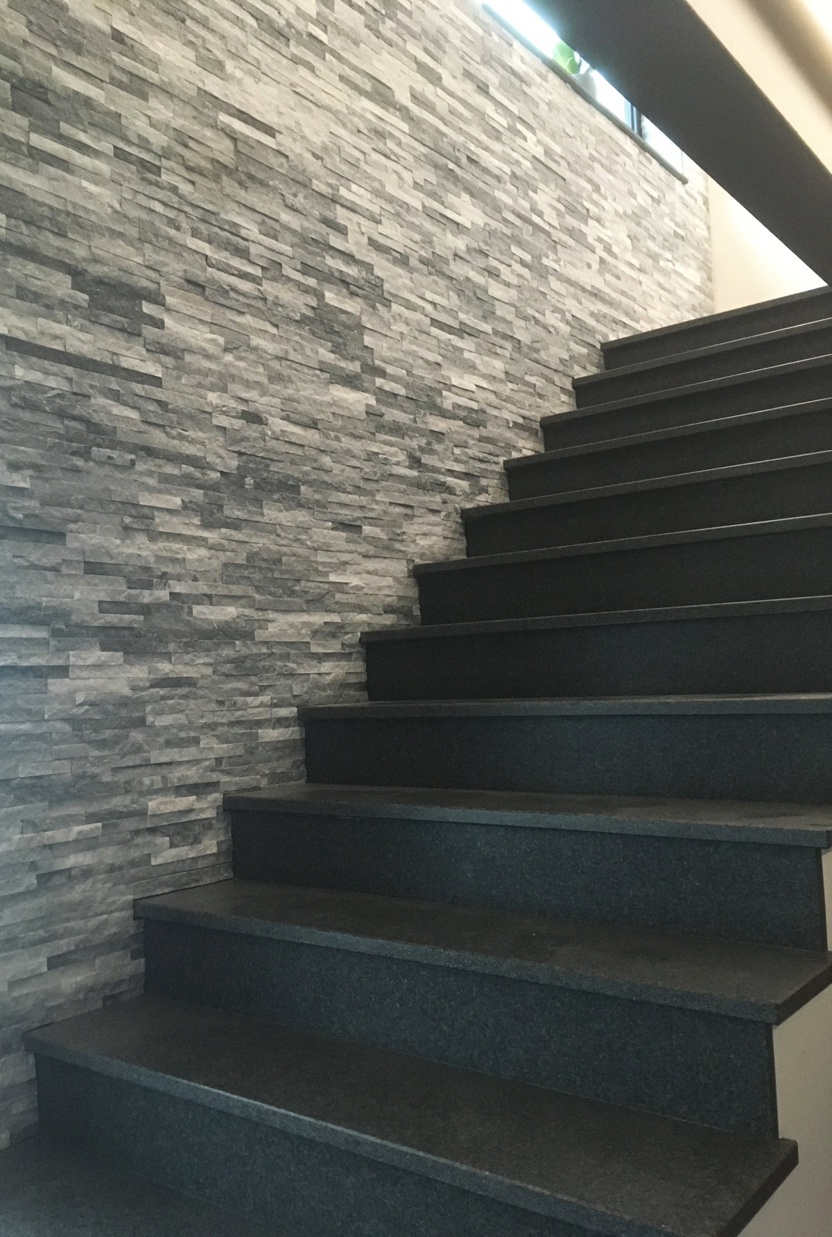 BRUSSELS 40x10x0.8-1.5 CM